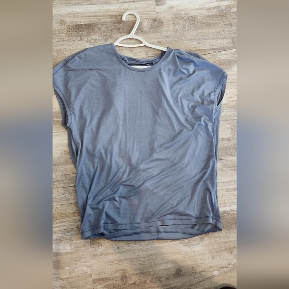 lululemon athletica Tops - Size 6 lululemon keyhole top